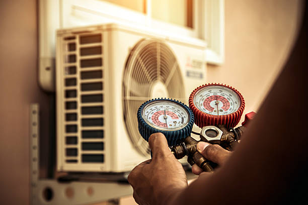 Professional Hvac technician working in Englewood Cliffs, NJ